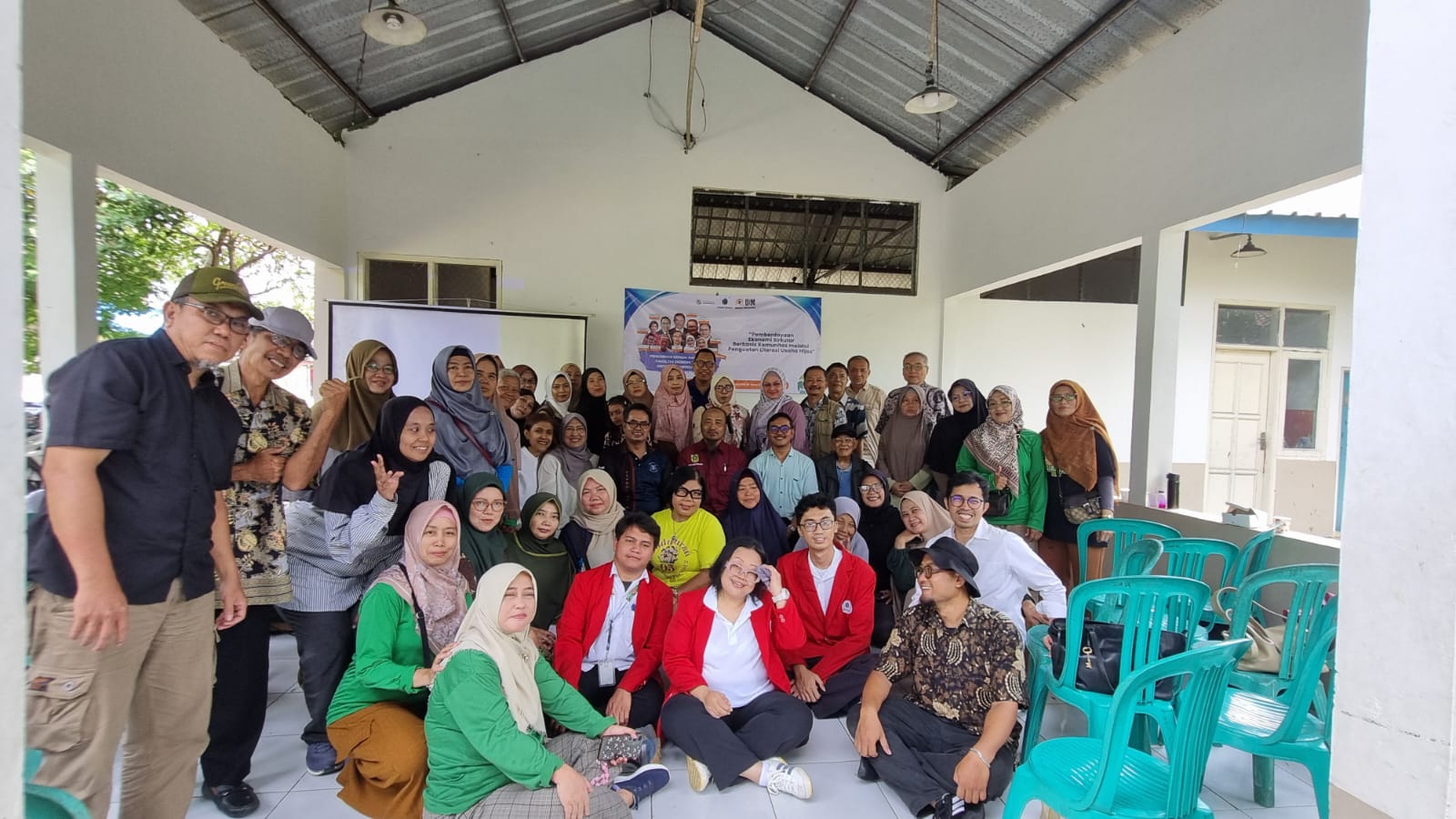 Promoting Community-Based Circular Economy through Strengthening Green Business Literacy