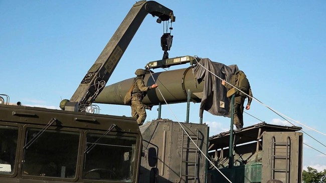 Russia's Nuclear Assets Suddenly in Motion: Where Are They Heading?