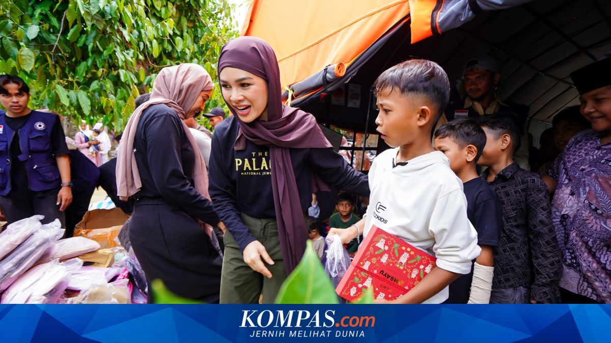 The Palace Supports Aceh Flash Flood Victims Through Social Action with Luna Maya and Andien