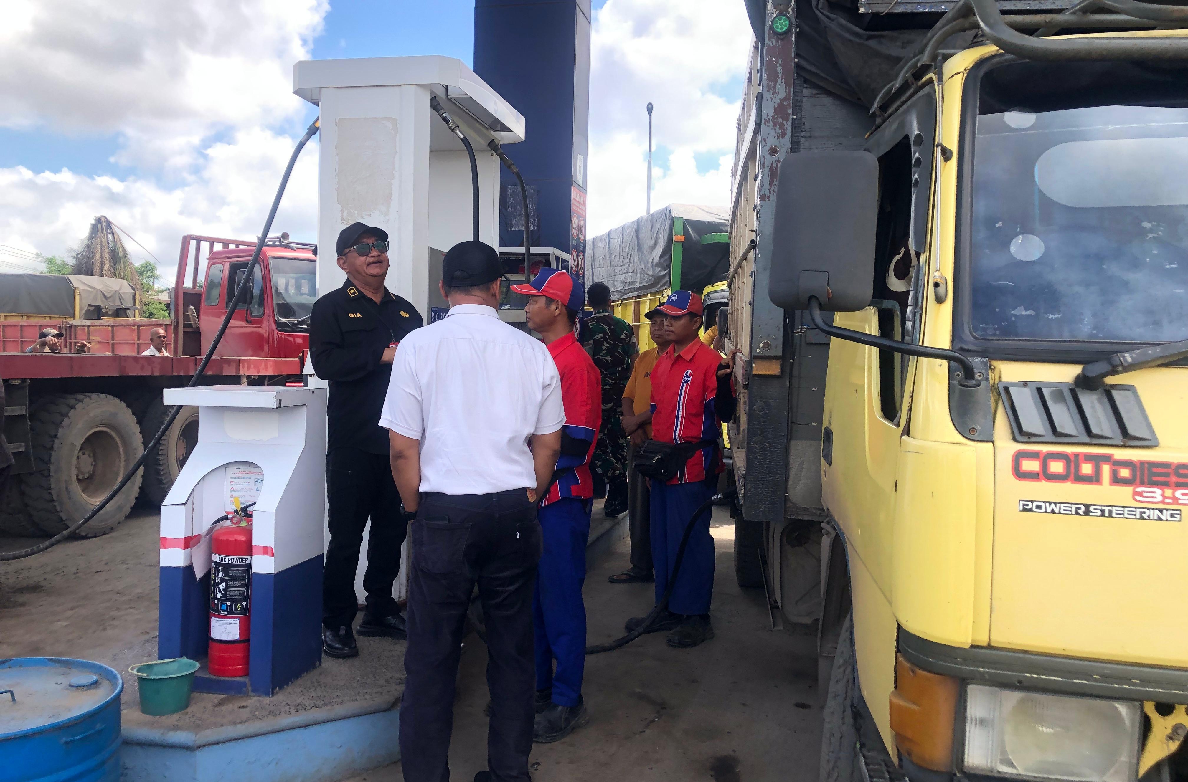Fuel Task Force Cracks Down on Thuggery at Petrol Stations in South Kalimantan