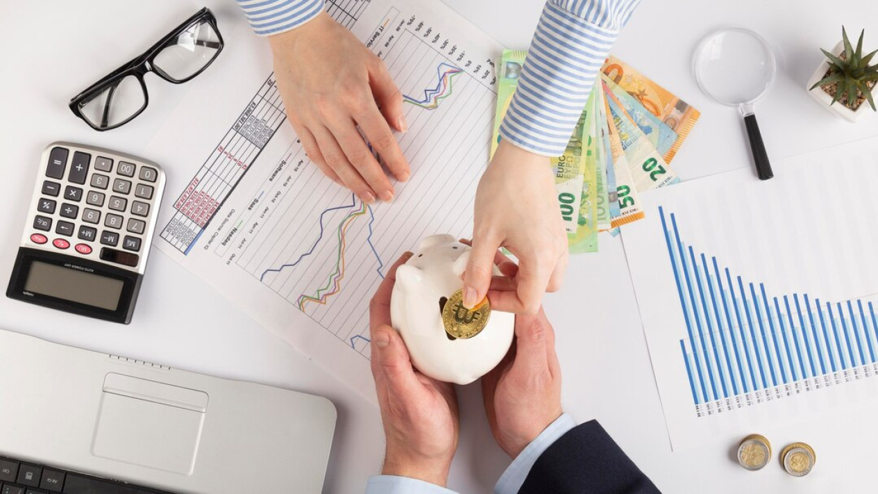Gold Investment vs Foreign Currency: Which is More Profitable During a Crisis?
