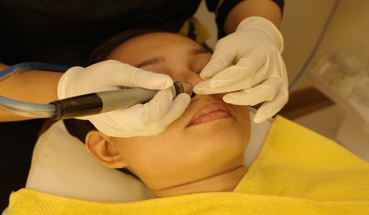 Urbanites Embrace Routine Facials: Practical, Fast, and Personal