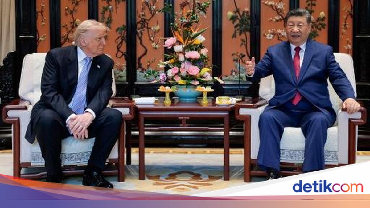 Speculation Over Height Difference Between Trump and Xi Jinping's Chairs