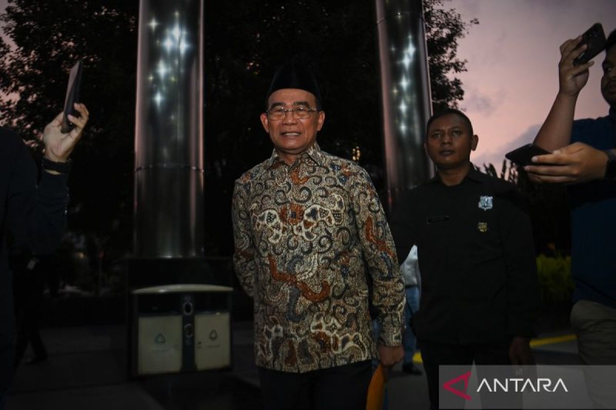 Yesterday in Law: KPK Questions Muhadjir Effendy; AGO Opens Asset-Recovery Fair Auctions