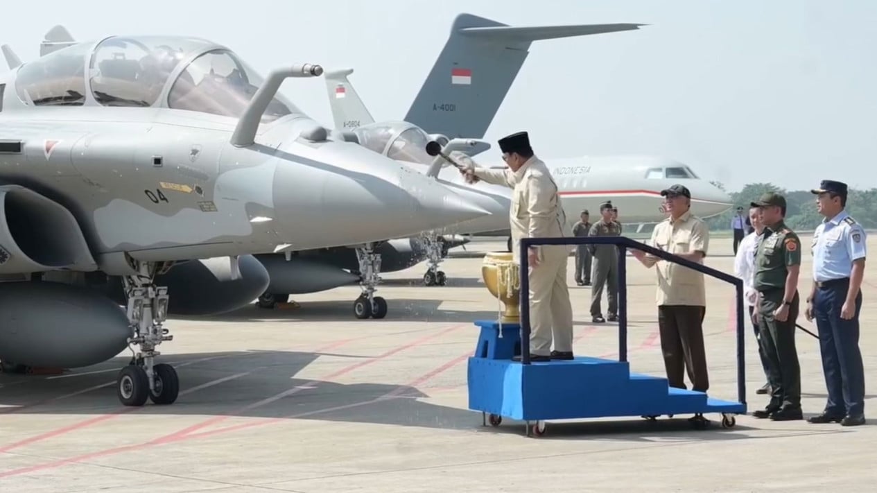 Prabowo Douses Rafale Fighter Jets with Flower Water Using a Coconut-Shell Dipper