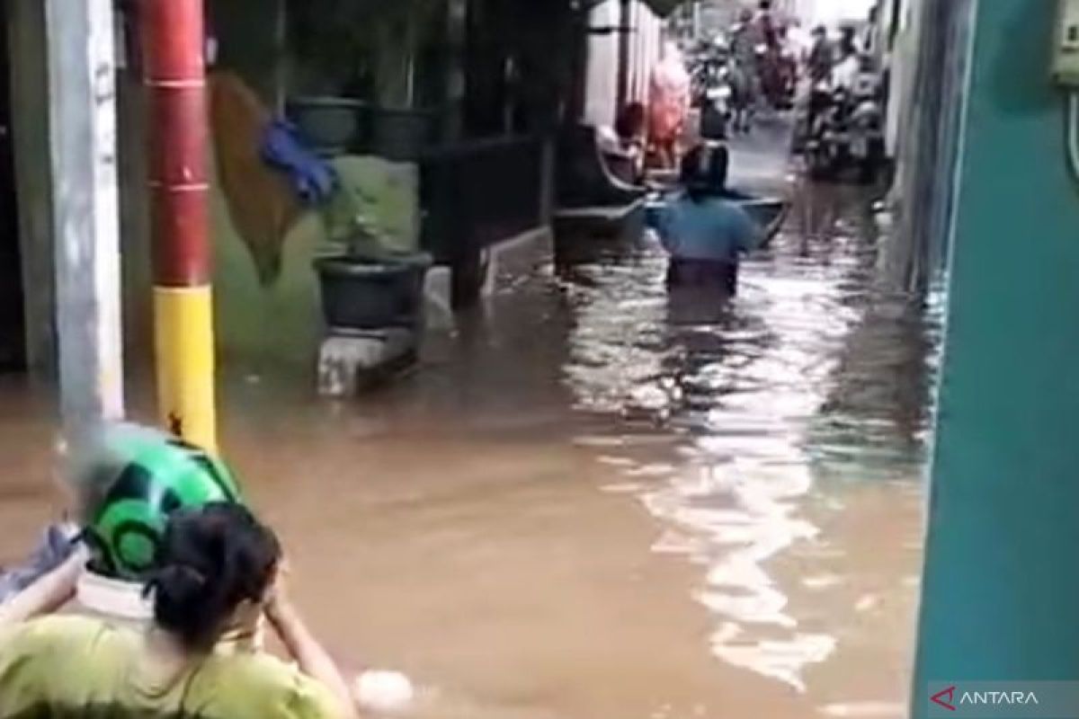 Kebon Pala Flooded as Floodwaters Reach More Than One Metre