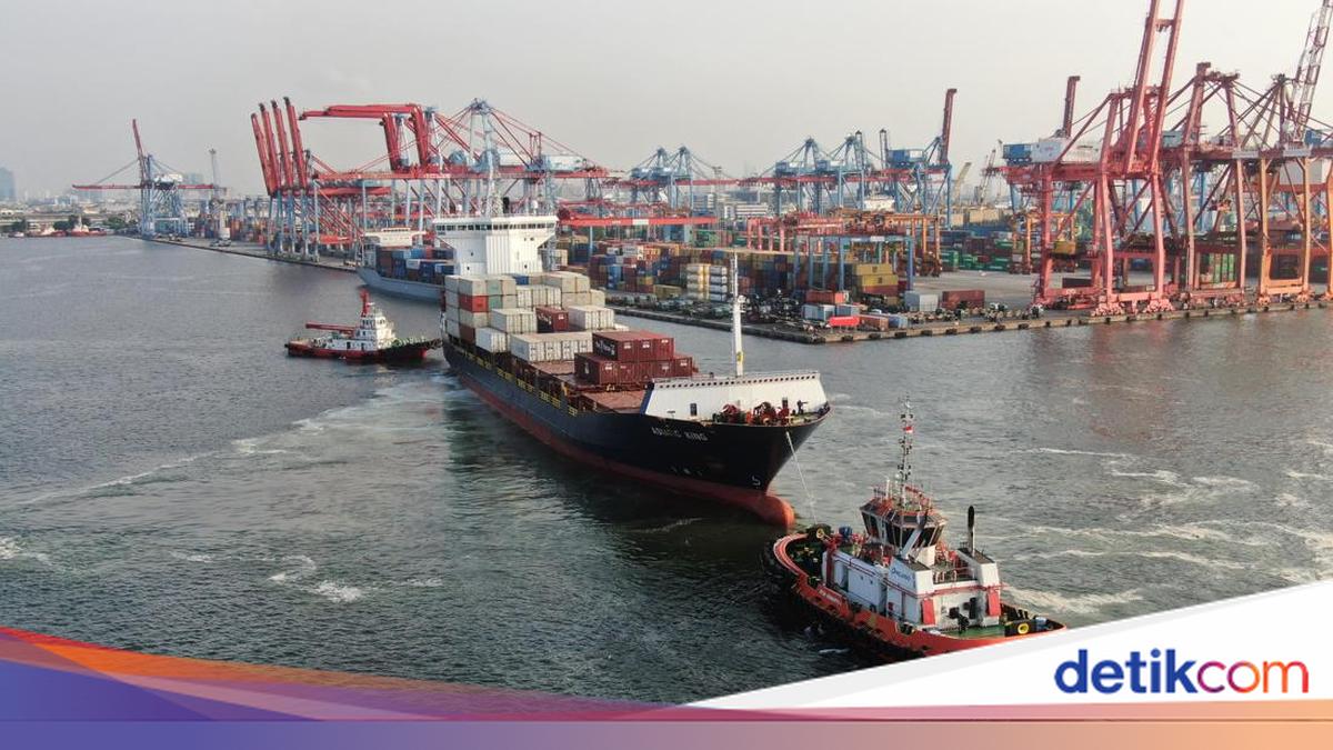 Strait of Malacca, Dumai, and Indonesia's Bet to Escape the 'End Destination Port' Curse
