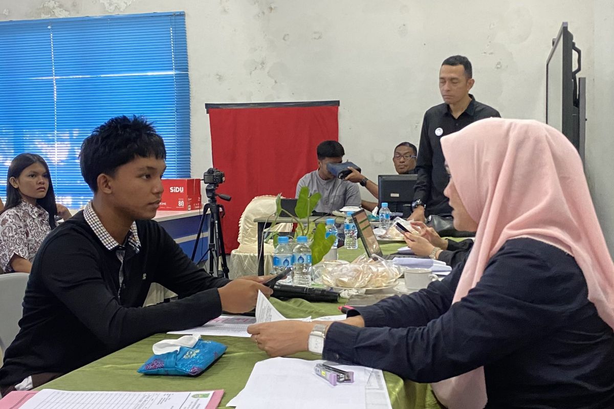 Batam Disdukcapil Proactively Reaches Out to Register e-KTP at Schools