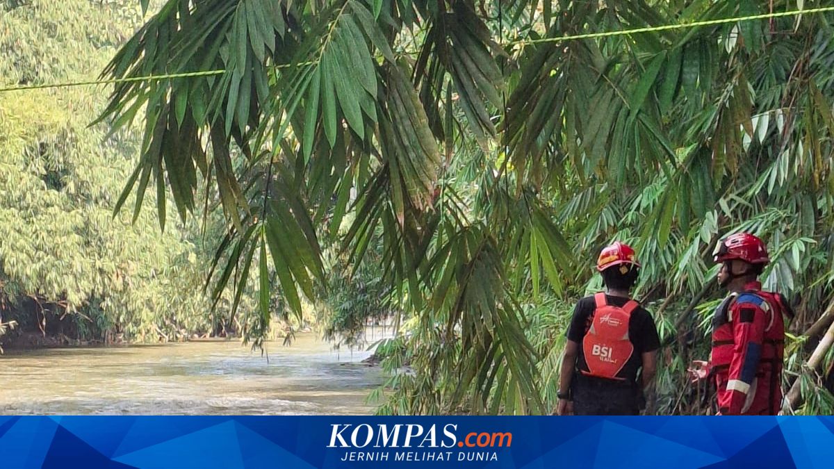 Boy who drowned in Ciliwung in Depok found among rubbish nets in South Jakarta