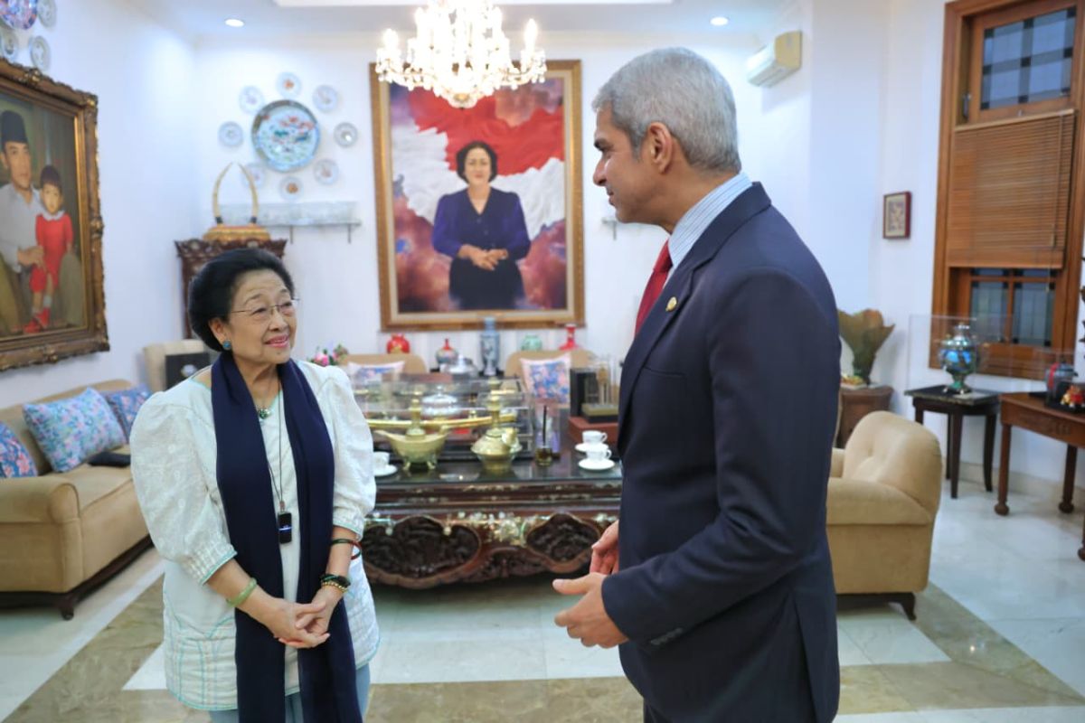 Megawati, Kuwaiti envoy discuss Middle East conflict, bilateral ties