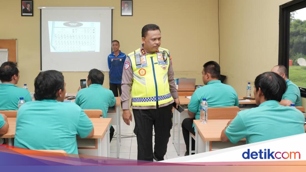 Polri's Korlantas Trains Taxi Drivers at ISDC Serpong to Boost Road Safety