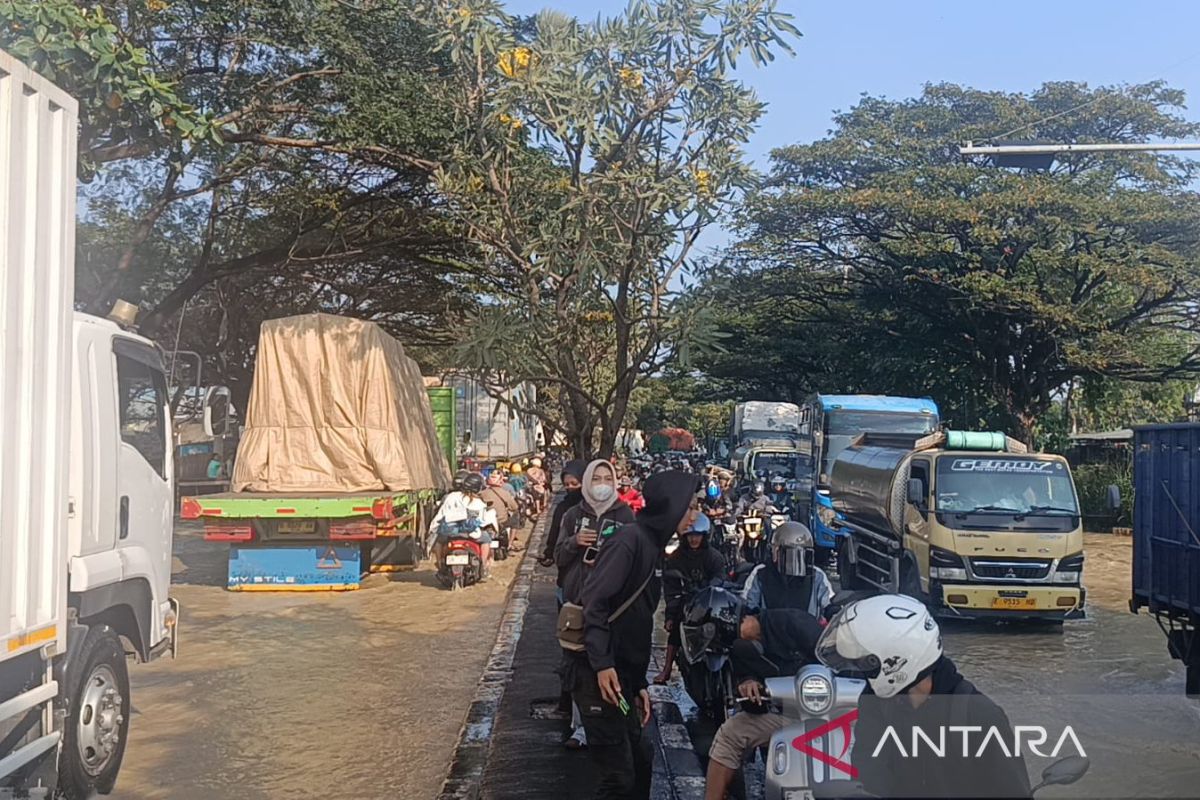 BPBD records ten villages in Cirebon flooded as rivers overflow
