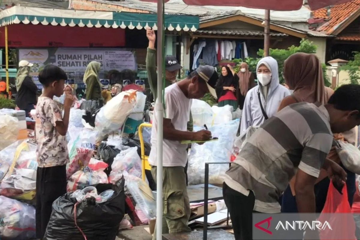 Munjirin Urges Creative Economy Businesses to Manage Waste Independently