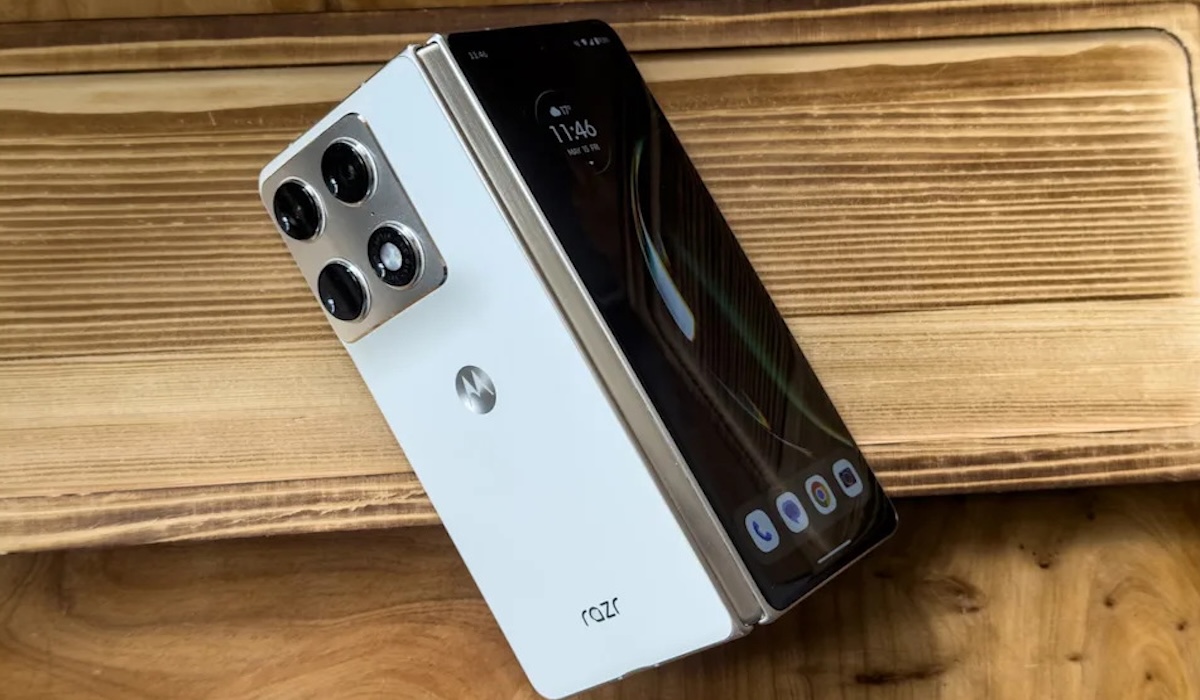 Motorola Razr Fold: A Foldable Phone That Surpasses Flagship Standards