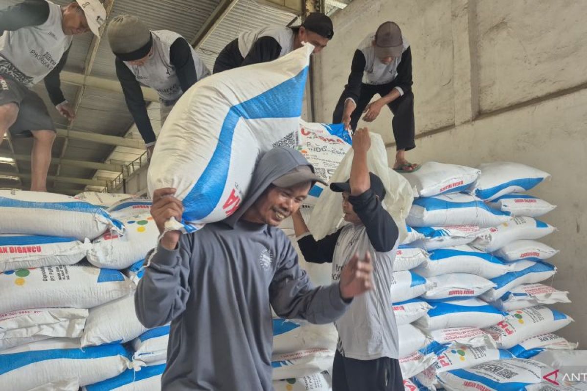 Pupuk Indonesia ensures subsidised fertiliser stock in West Java is secure ahead of planting season