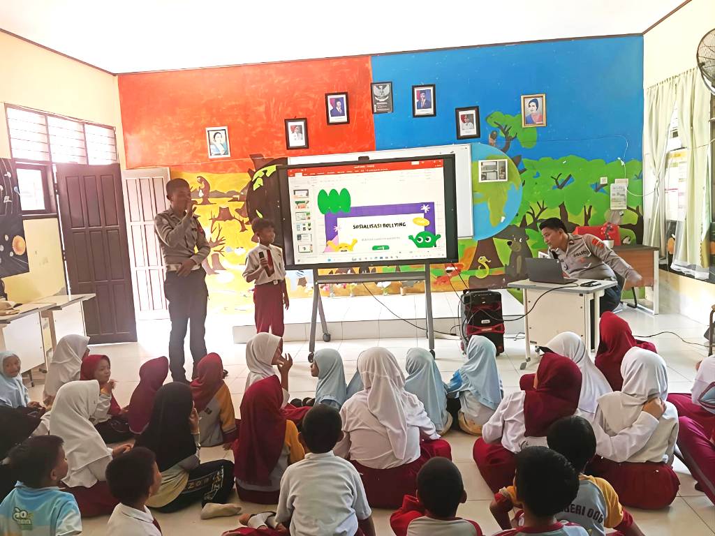 PPU Police Educate SDN 006 Penajam Pupils on Bullying Prevention from an Early Age