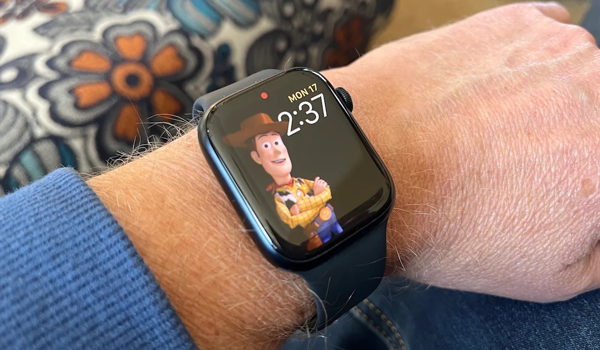 Apple Watch SE Gen 2: The Best Smartwatch for iPhone Users