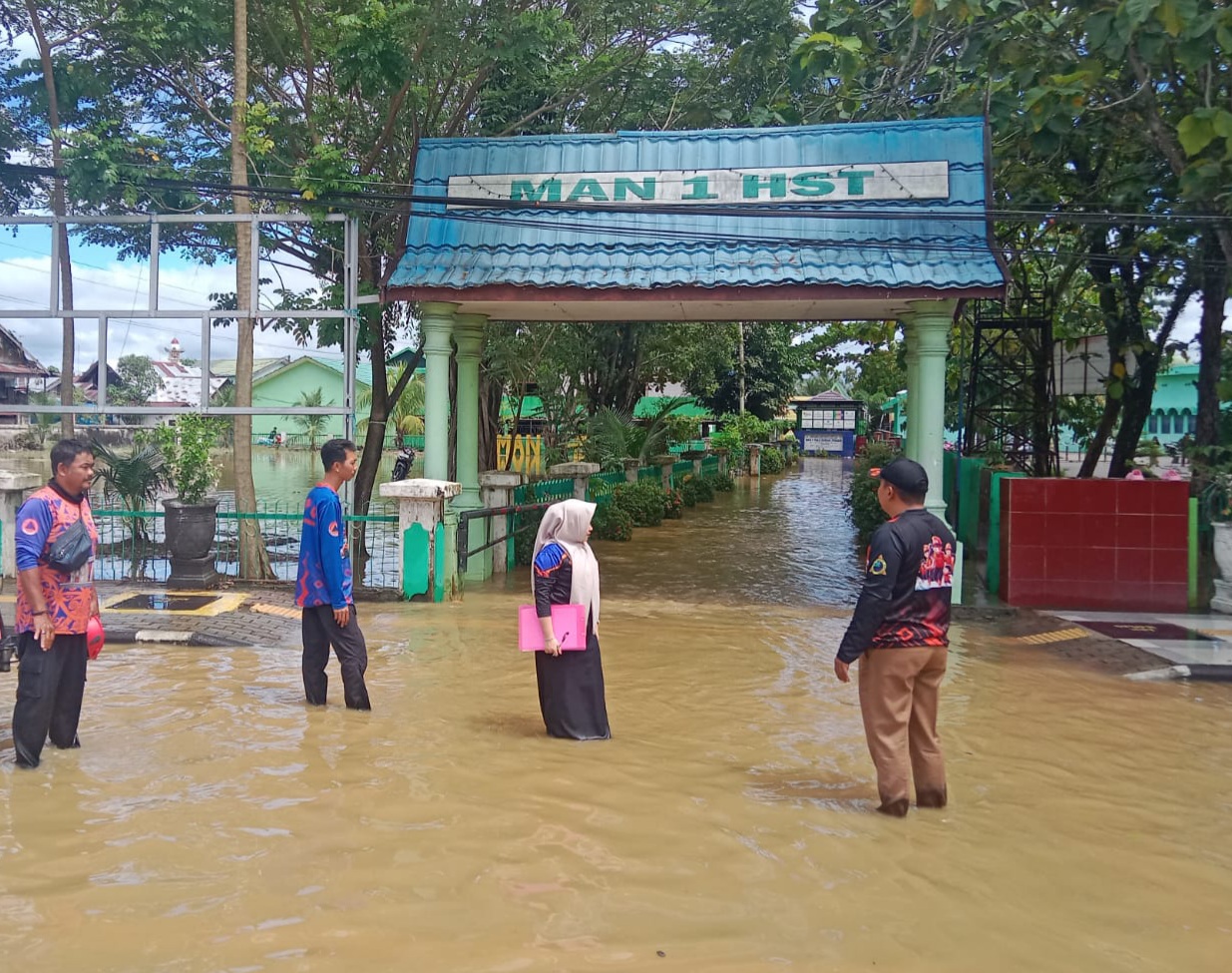 Two regencies in South Kalimantan hit by floods