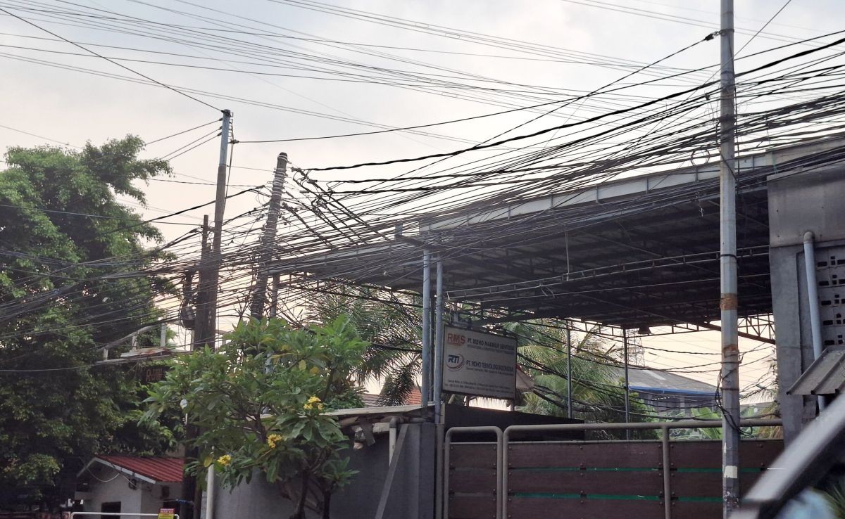 Internet Firms Barred from Using PLN Poles Without Permission