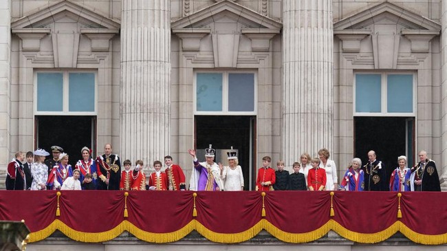 Six Foods the British Royal Family Avoid and Why
