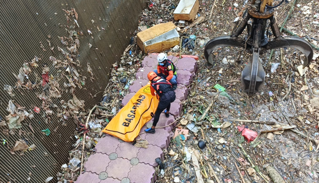 Junior high school pupil who drowned in the Ciliwung River in Depok found dead in South Jakarta