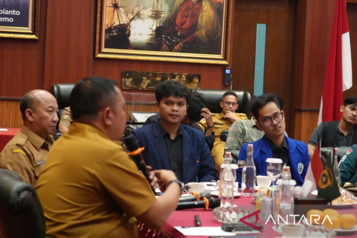 Bogor Regent opens space for collaboration with students