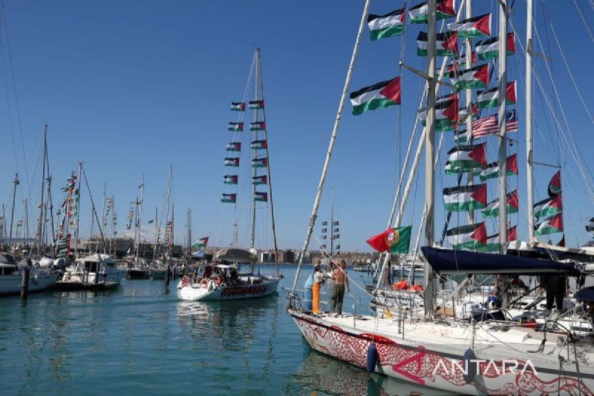 Israel continues to attack the Global Sumud Flotilla aid flotilla