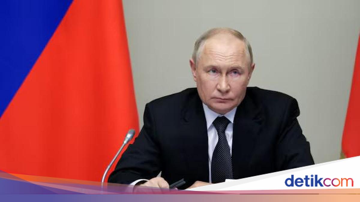 Putin Arrives in Beijing, China, to Meet Xi Jinping