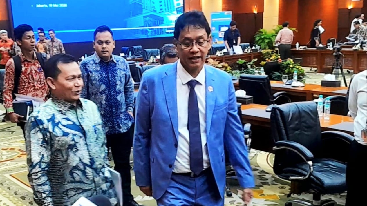Help Strengthen the Rupiah, Purbaya Urges USD Holders to Sell Now