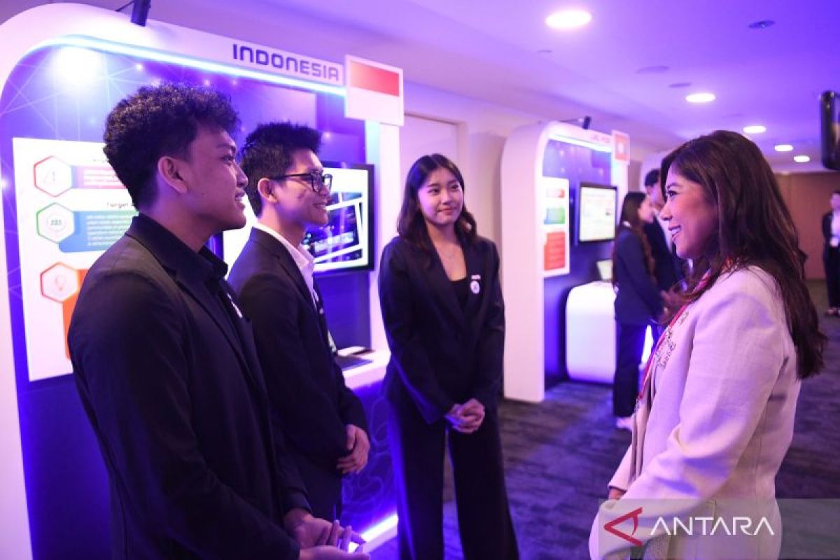Minister of Communications and Digital Attends AI Ready ASEAN Youth Challenge in Singapore