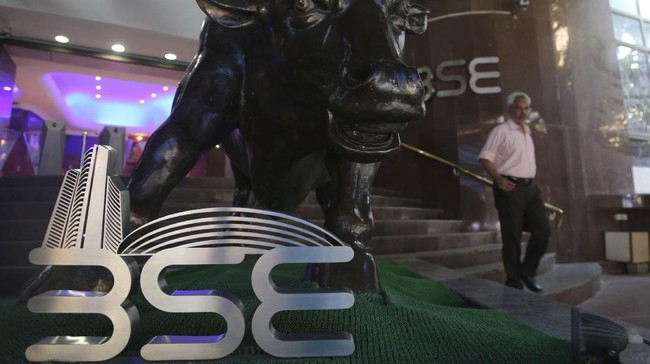 Neighbouring Giant Stock Exchange on the Brink of Collapse, Saved by This Investor