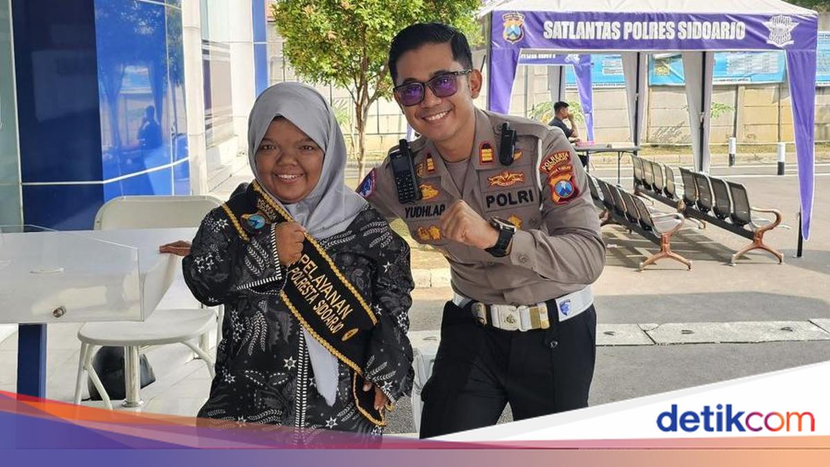 Sidoarjo Police Recruits People with Disabilities as Service Ambassadors at the SIM Licensing Office