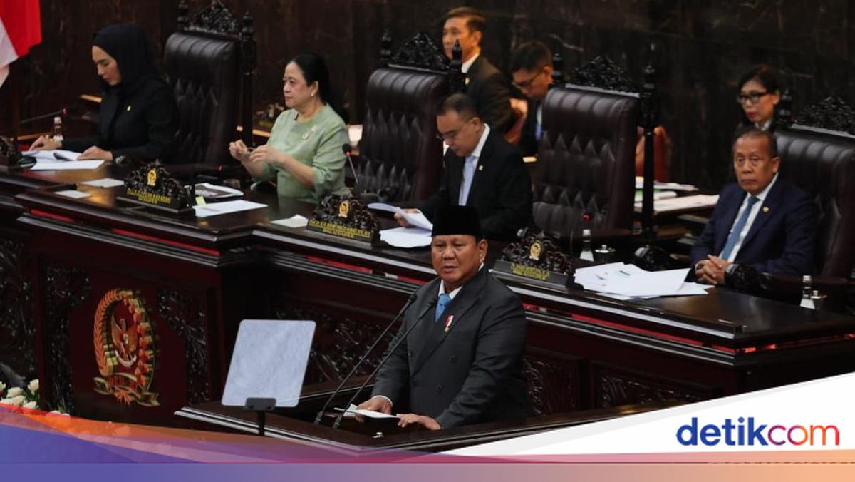 Prabowo highlights fishermen's difficulty in obtaining ice, pledges cold storage facilities