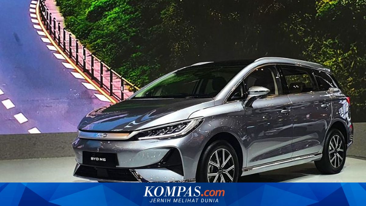 Electric Cars Slowly Break Free from Niche Vehicle Status