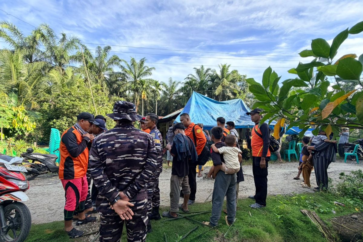 Joint Basarnas Team in Pasaman Evacuates Crocodile-Attack Victim