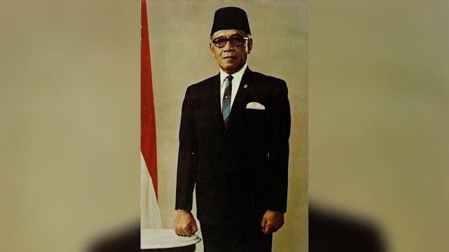 Indonesia's Richest King Distributes Rp20 Billion to the Poor