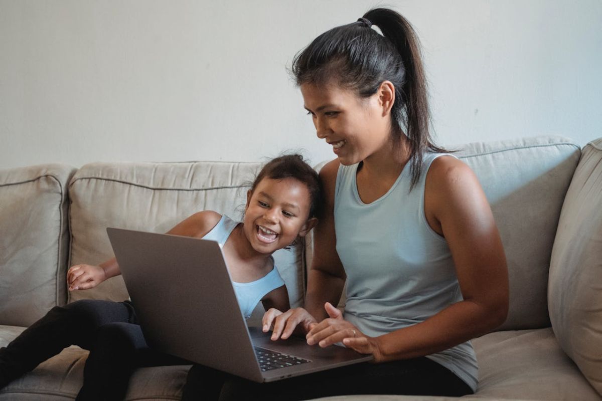 Psychologist: Parents' communication skills need to be trained in the digital era