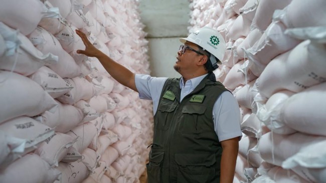 Pupuk Indonesia Ensures Subsidised Fertiliser Stocks in West Java Are Adequate