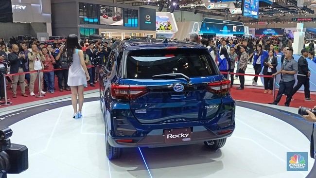Dollar breaches Rp17,500; will car prices rise? Here's what the Daihatsu boss says
