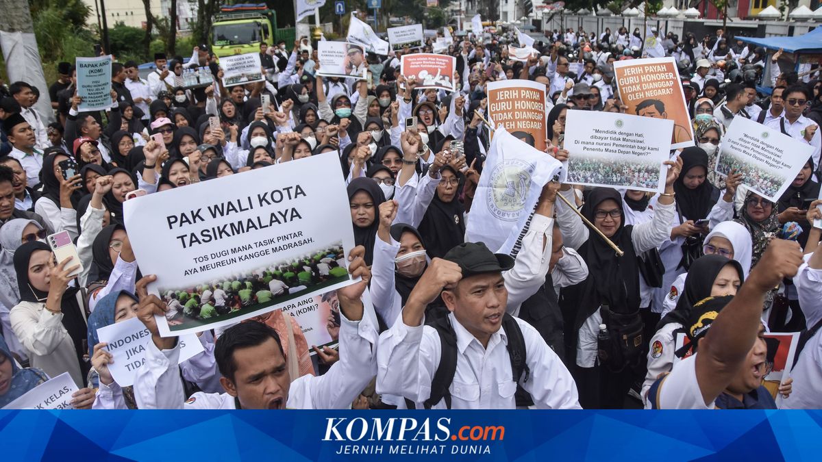 Improving Teachers’ Welfare in Indonesia Becomes Prabowo’s Priority