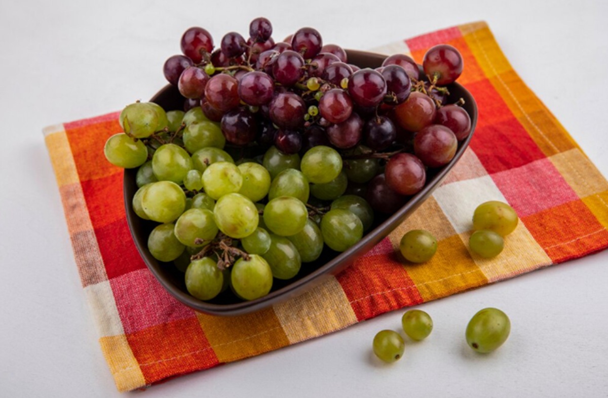 Regular grape consumption shown to alter skin gene expression and counteract the harmful effects of UV radiation