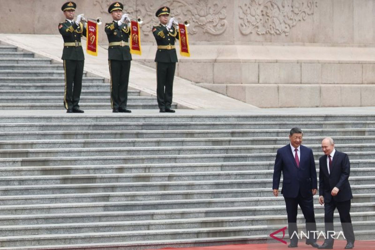 Russia and China sign 20 strategic cooperation documents