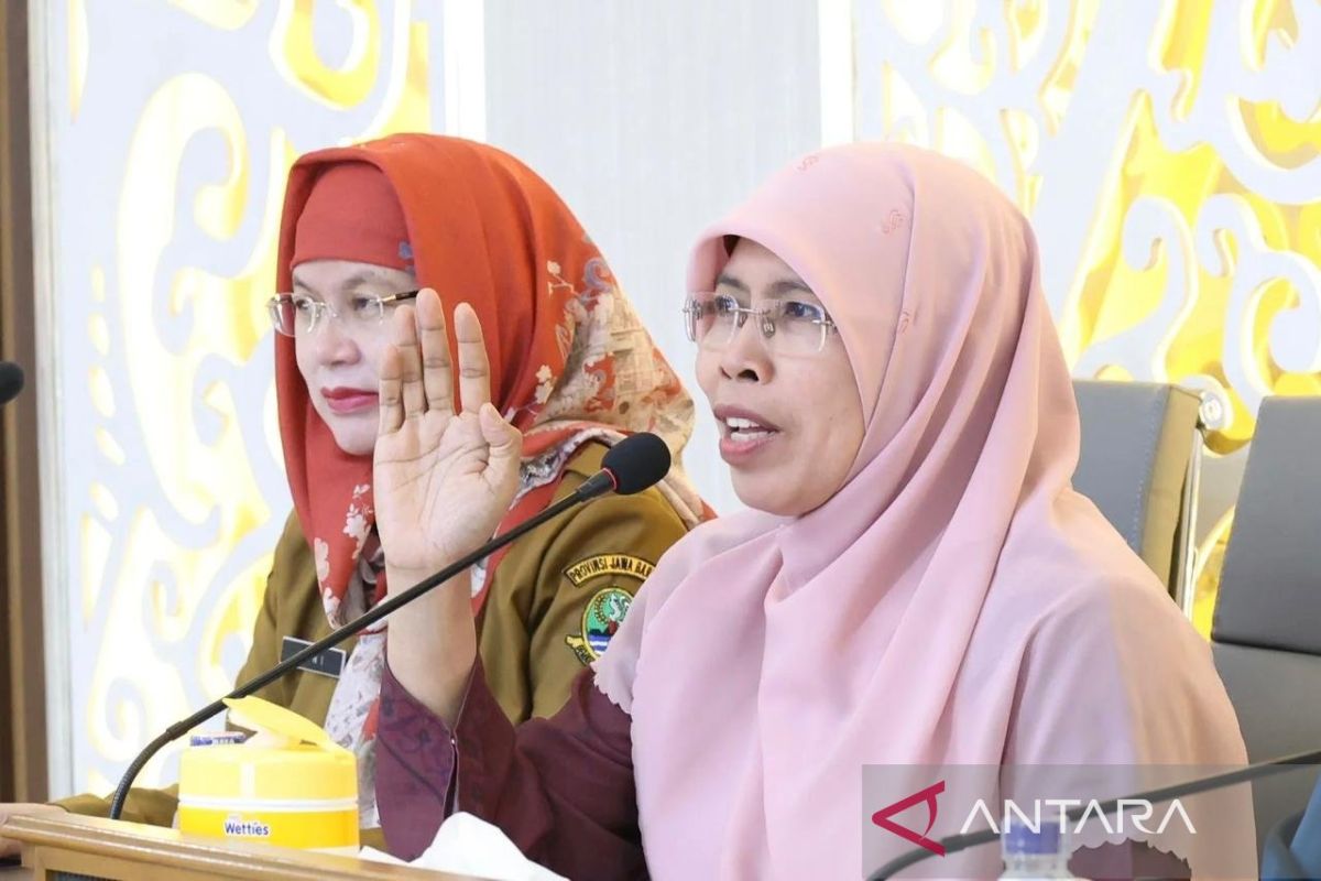 West Java DPRD Commission V backs the Senior Women’s School programme