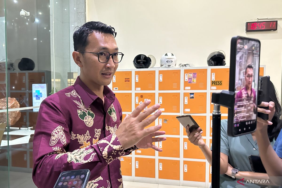 KPK probes pokmas linked to former Deputy Speaker of East Java Provincial DPRD, Achmad Iskandar
