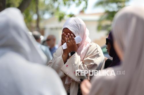 Sombre mood as joint prayers held for victims of San Diego Islamic Center shooting.