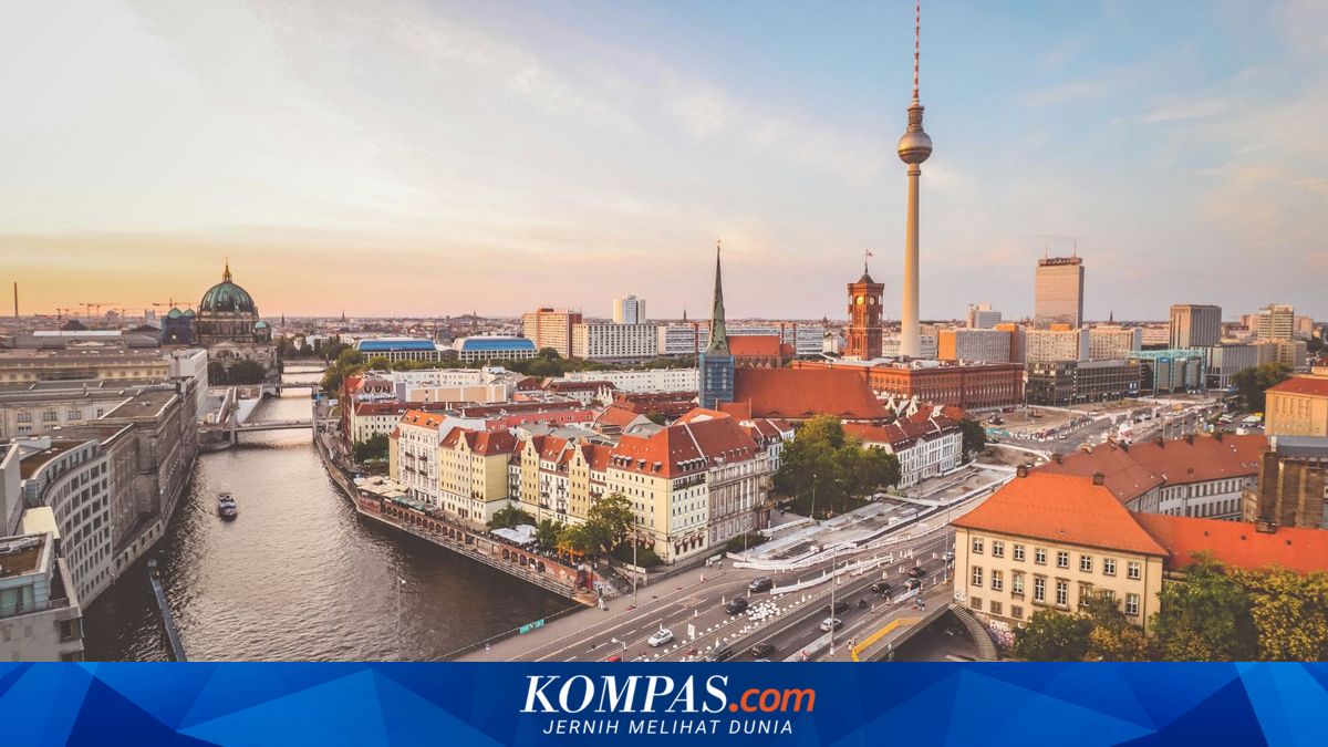 Unique scheme: Picking up litter can earn free sightseeing tickets in Berlin