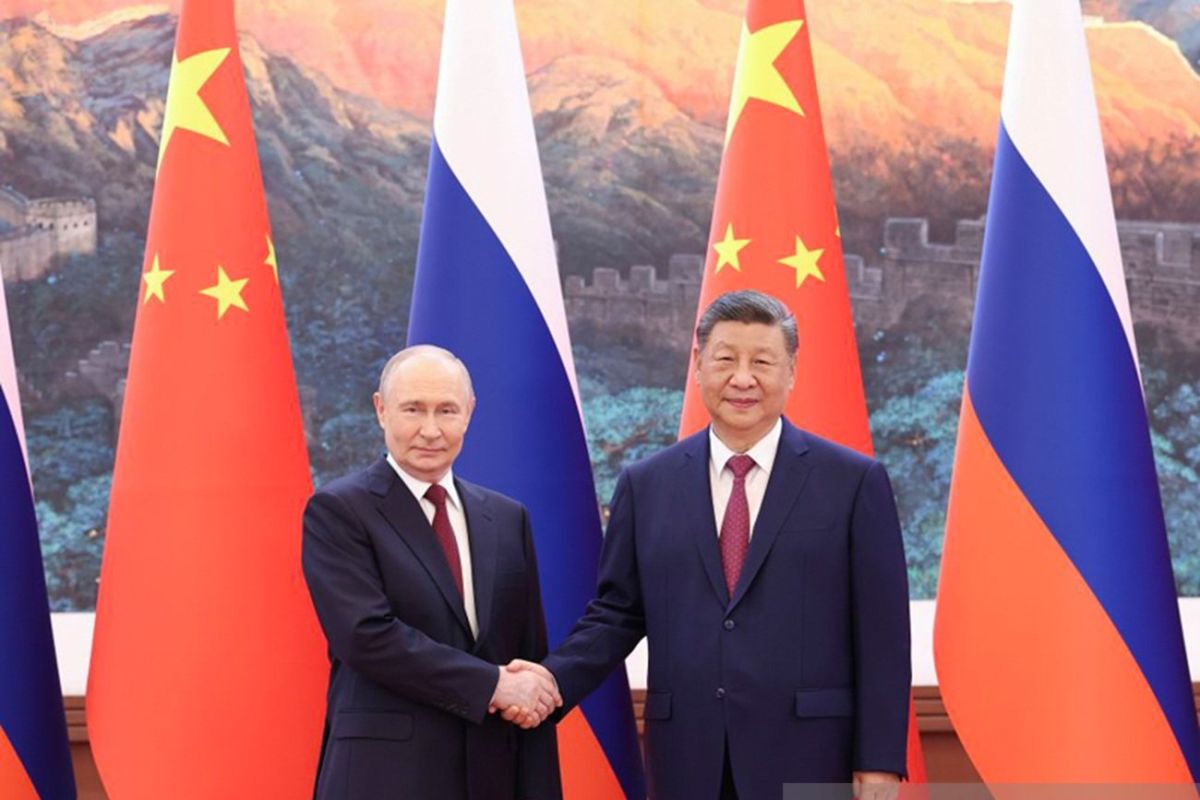 Putin hopes education cooperation with China will be unlimited