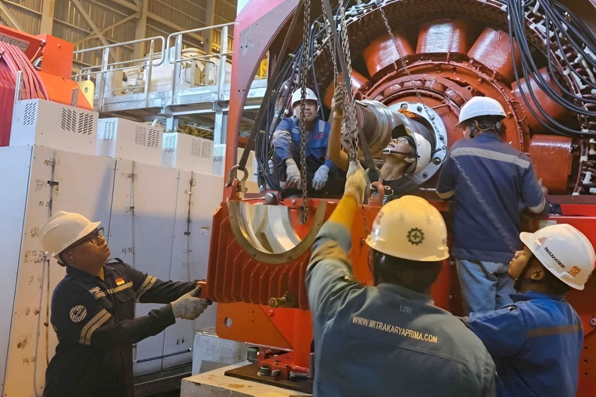 PLN Ends Power-Supply Constraints on Sumbawa Island