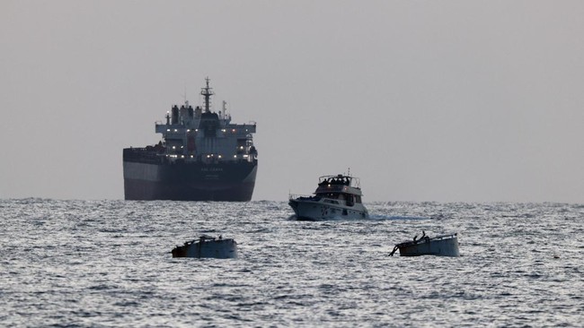 Israeli Military Escorts Global Sumud Flotilla Activist Ships