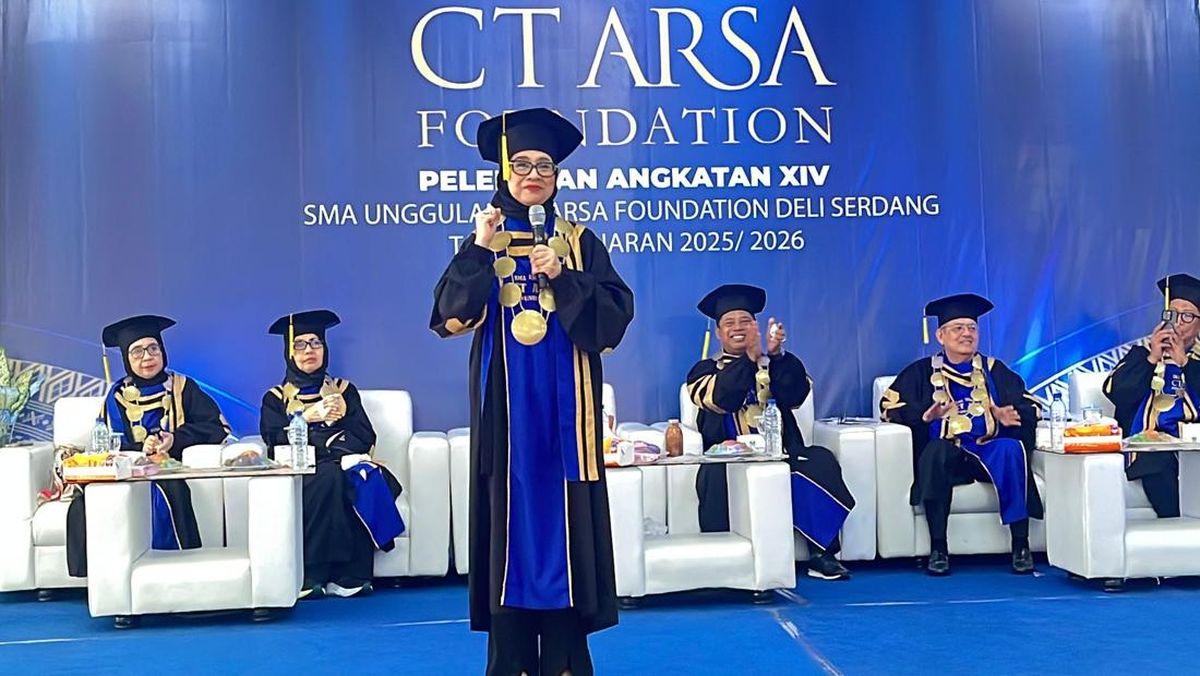 Anita Tanjung Urges CT Arsa High School Graduates to Become Agents of Change
